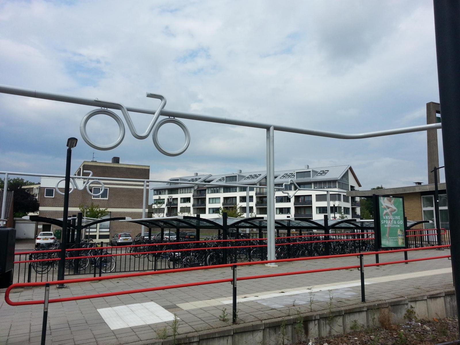 Rotocoat-verzinken-poedercoaten-urban frame-station-Oldenzaal-005.jpg